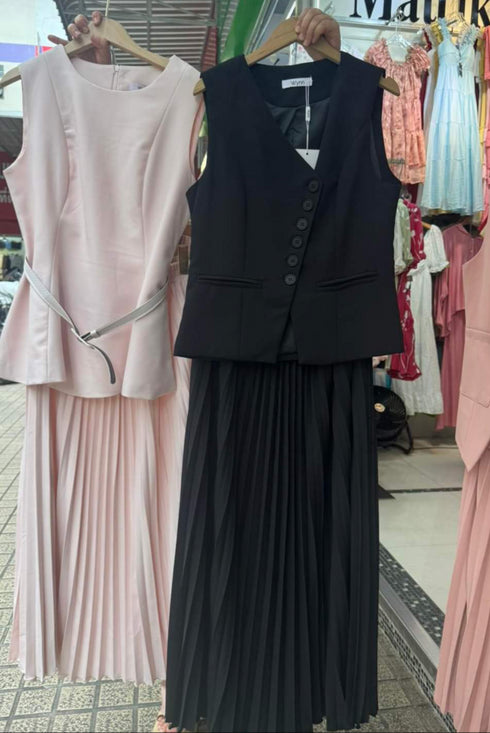 Ladies High End V-neck Vest With Pleated Long Skirts